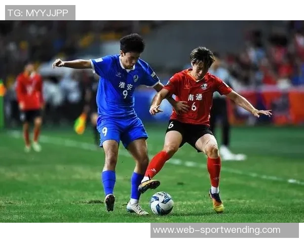 南通队禁区外惊艳凌空抽射中框金成民倒勾补射精彩破门