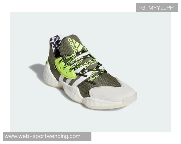 阿迪达斯推出四款全明星球鞋配色聚焦哈登爱德华兹米切尔和利拉德